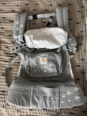 Ergobaby Light Grey Star Soft Structured Carrier